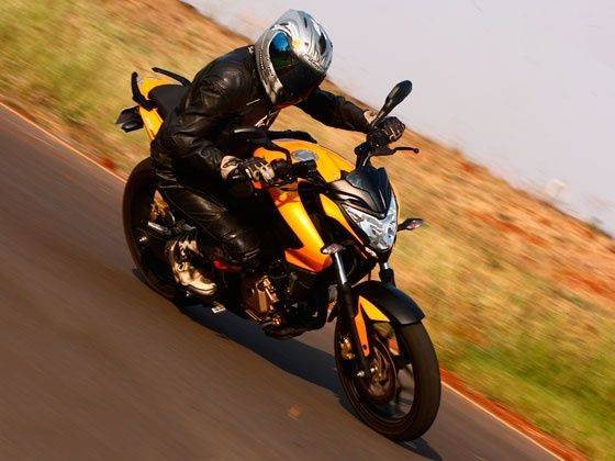 New 2014 Hero Karizma Vs Bajaj Pulsar 200NS Vs KTM 200 Duke Spec