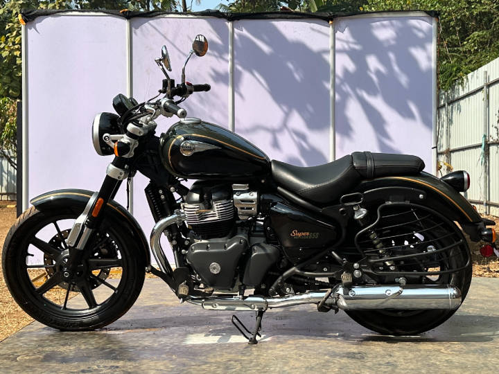 Royal Enfield Super Meteor First Look In India At Rider Mania