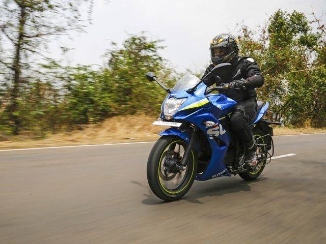 Suzuki Gixxer SF Photo Gallery Review