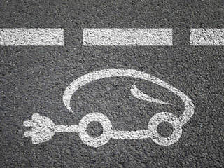 Government To Incentivise Manufacturing And Selling Of EVs