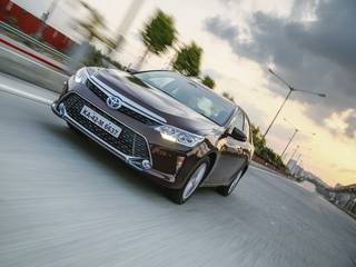 Toyota Launches Updated Camry Hybrid At Rs 31.98 Lakh