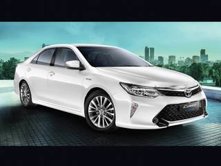 India-spec Toyota Camry Hybrid Gets Minor Updates For 2018