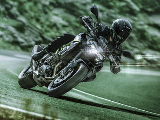 Kawasaki Celebrates Christmas By Riding In The New Z900