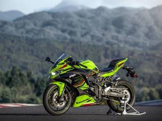 Kawasaki ZX 4R, India’s Most Expensive 400cc Bike Is Here!