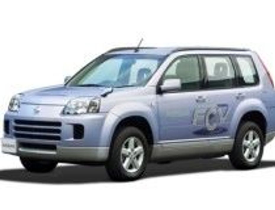 Toyota and Nissan take different eco approach details