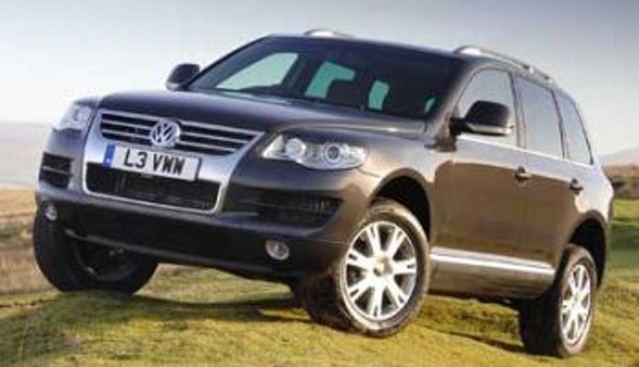 VW Touareg adorns BlueMotion technology highlights