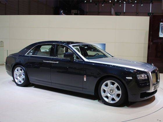 Rolls-Royce Ghost Launched! - ZigWheels