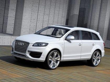New Audi Q7 revealed: mid-life facelift for luxury seven-seater
