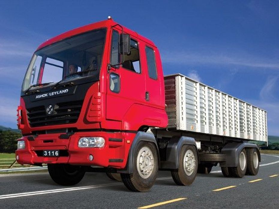 1,000 Ashok Leyland buses headed for Sri Lanka highlights