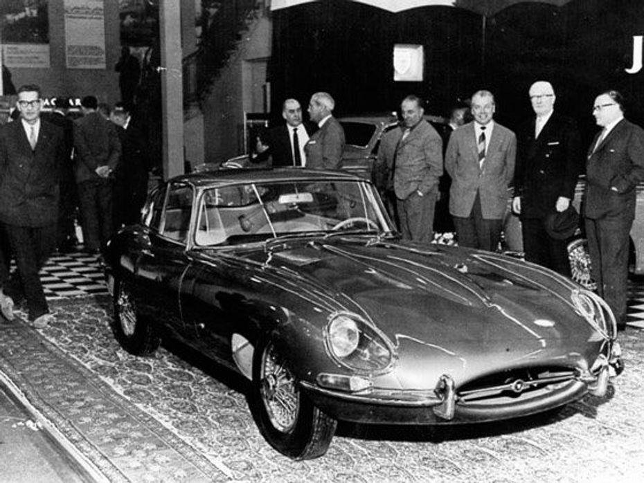 Jaguar E-Type : Sexy Feline Turns Fifty overview