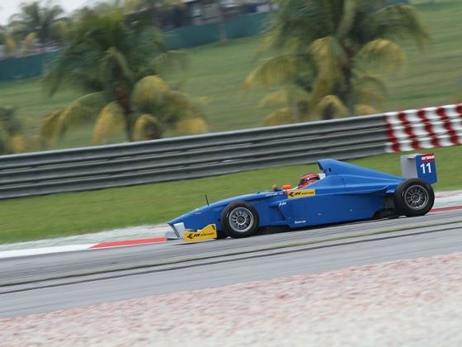 Lucas Auer wins Race 2 of JK Racing Asia Series details