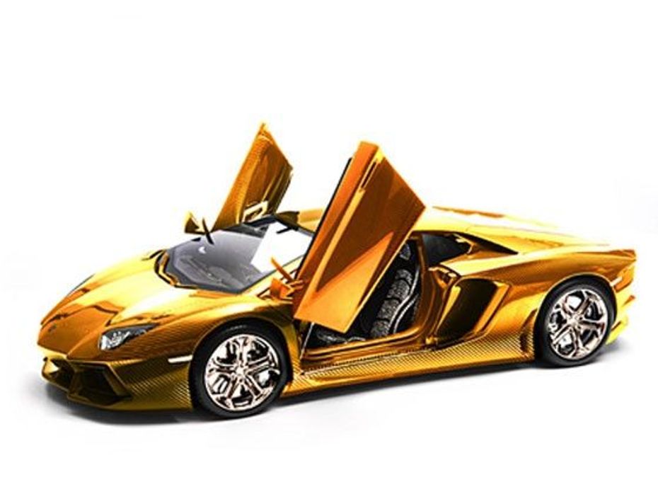 Gold scale model of the Lamborghini Aventador LP700-4