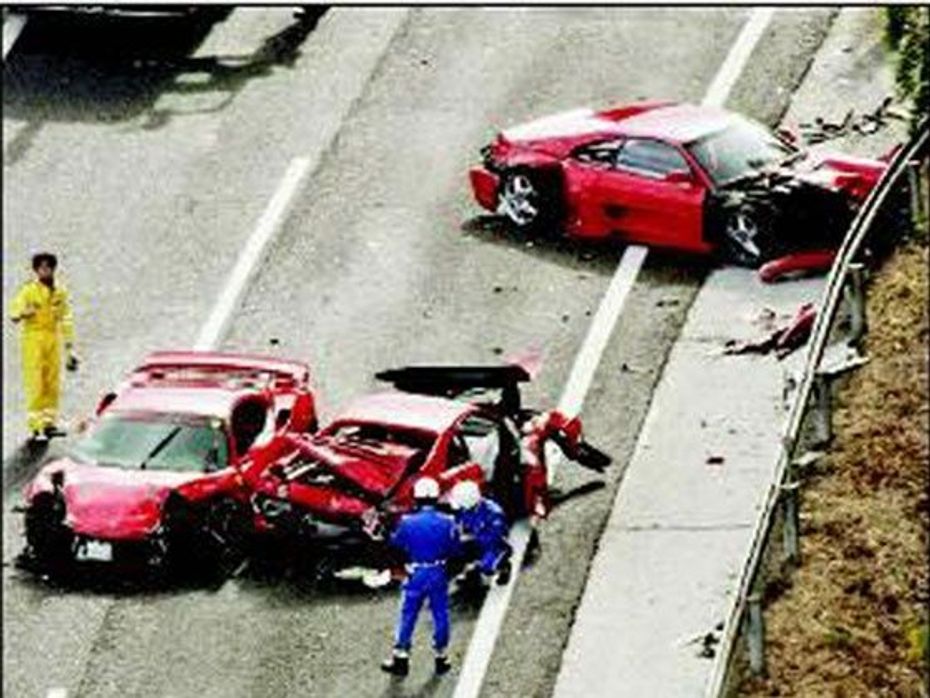 Supercar crash in Japan