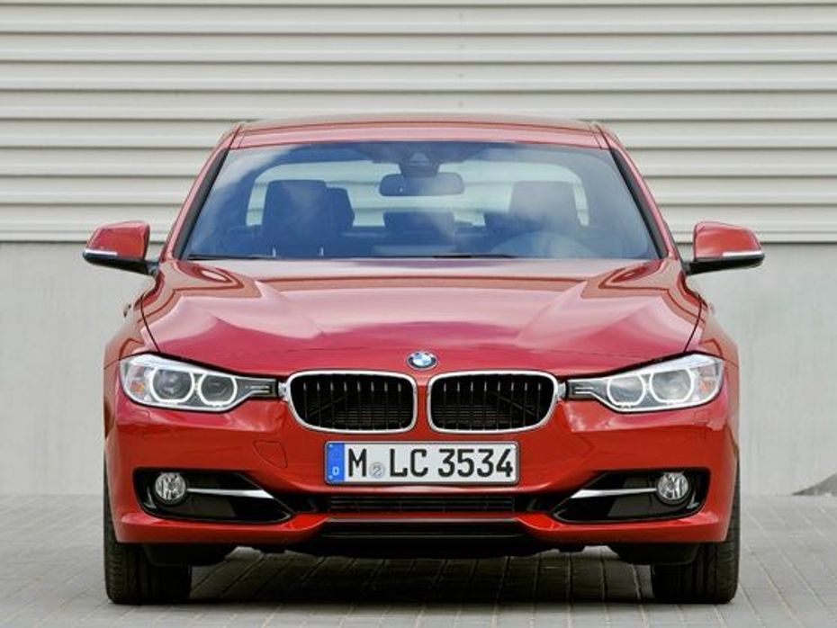 In order to increase the new sedanâ€™s sporty appeal, BMW has also widened the front and rear track by 37mm and 47mm respectively