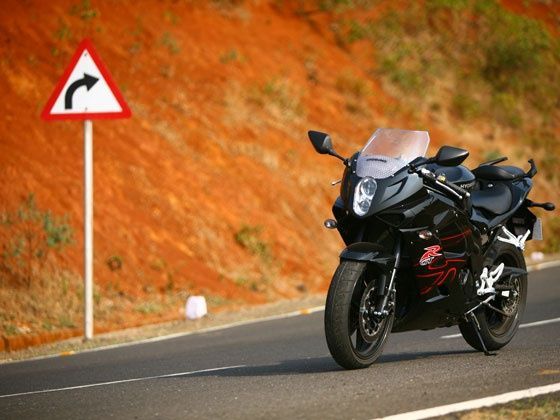 2013 Hyosung GT650R Test Ride Review