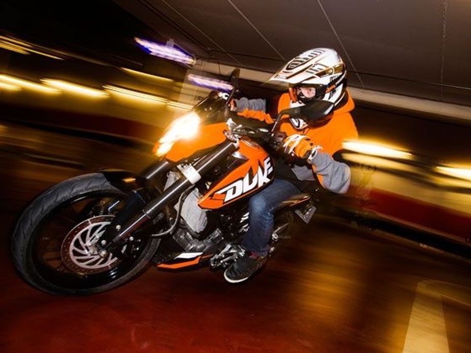 KTM 200 launching at 2012 Auto Expo details