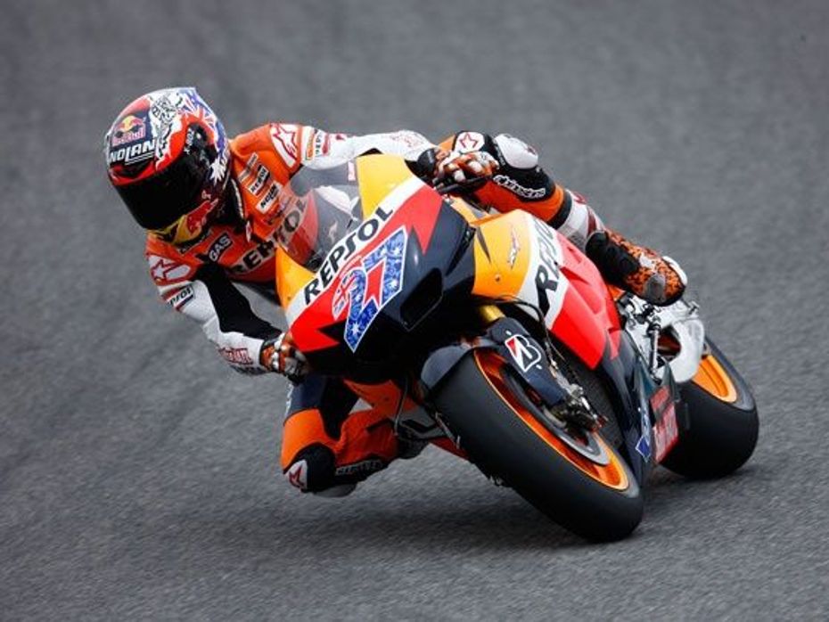 2012 Honda prototype turns a wheel in Jerez in hands of Casey Stoner overview
