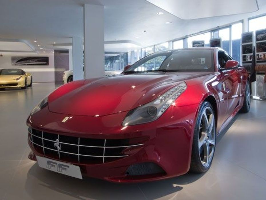 Ferrari FF launched in India Price at Rs.3.40 crore