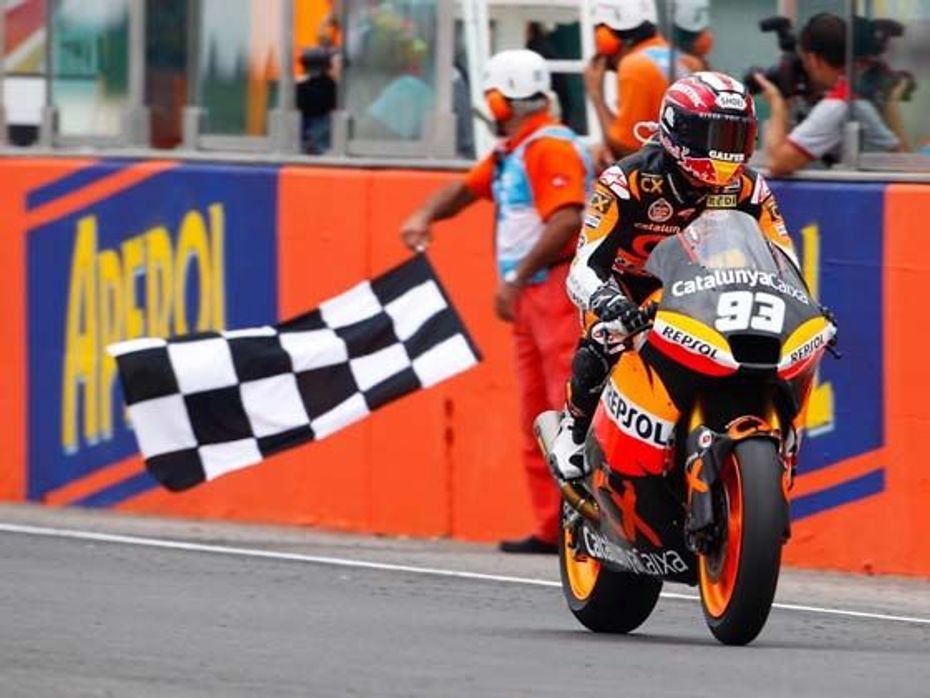 Lorenzo returns to victory in San Marino details