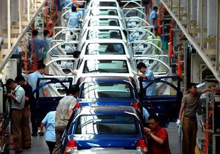 Passenger vehicle production in reverse gear