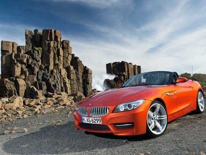 Face-lifted BMW Z4 revealed - ZigWheels