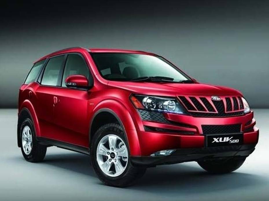 Mahindra XUV 5OO closes