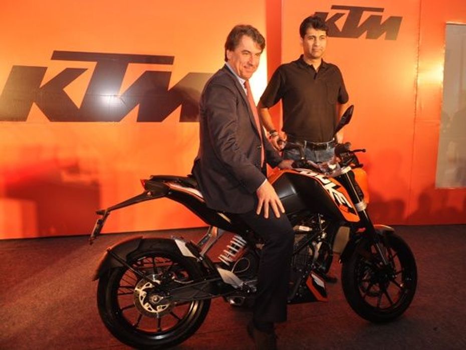 Stefan Pierer, CEO of KTM-Sportmotorcycles AG and Rajiv Bajaj, MD Bajaj Auto at the launch of the KTM 200 Duke in India