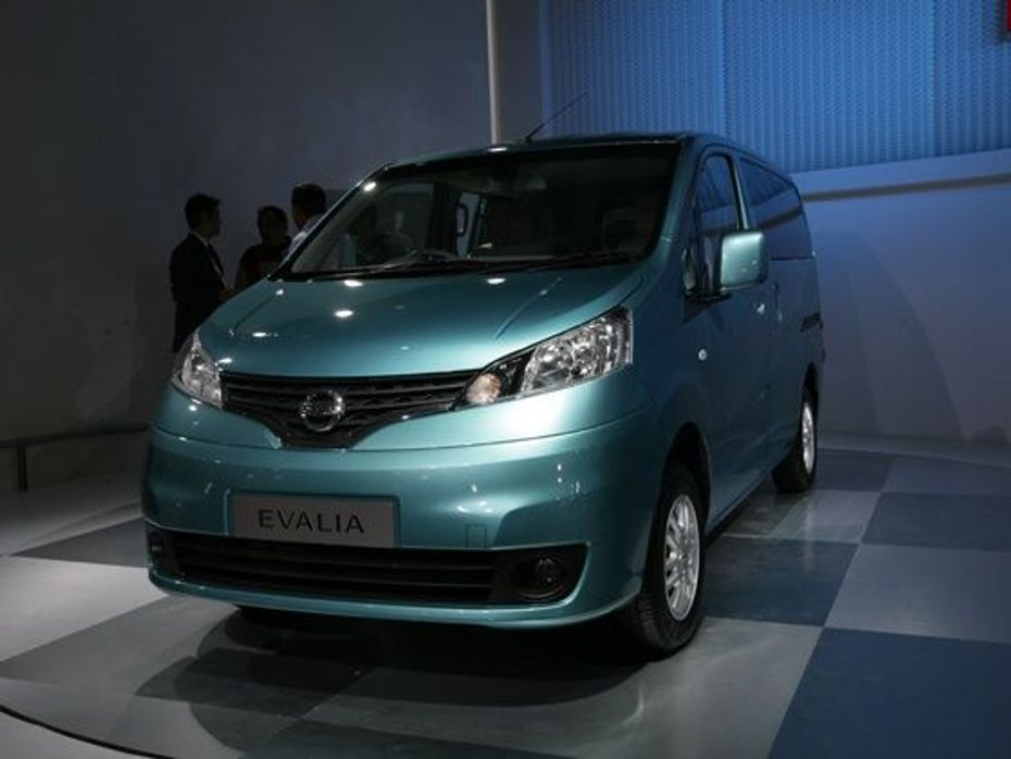Nissan Evalia minivan makes Indian debut at 2012 Auto Expo