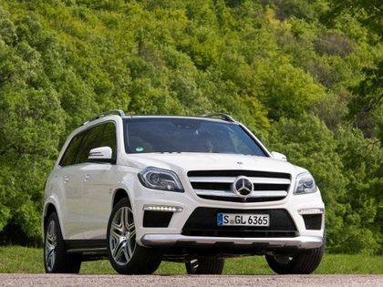 The new Mercedes-Benz GL 63 AMG storms in - ZigWheels
