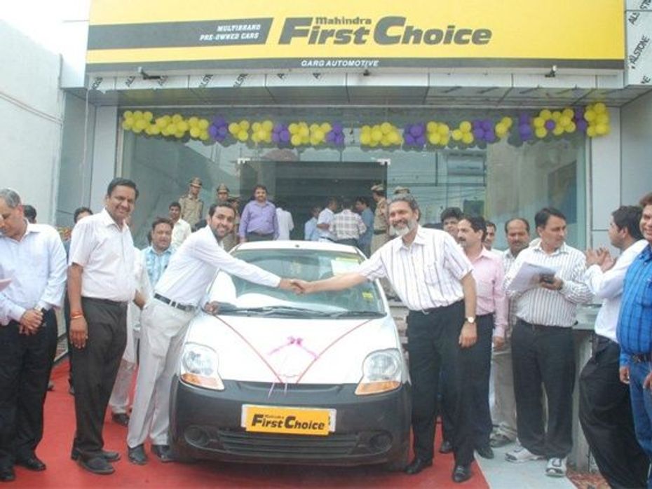 Mahindra First Choice Wheels inaugurates largest Delhi dealership
