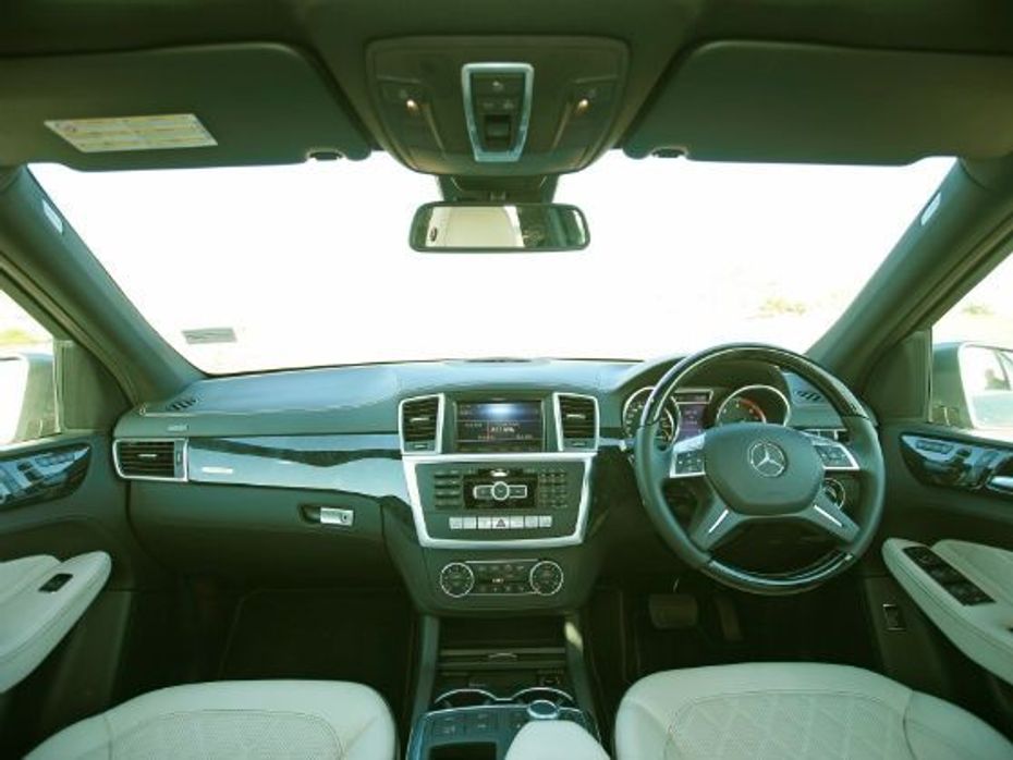 Mercedes-Benz ML 350 CDI interiors