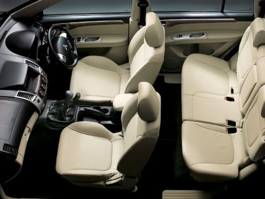 Mitsubishi Pajero Sport interiors
