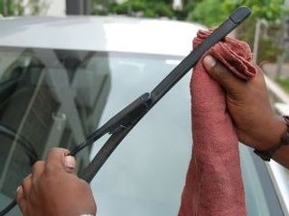 Maintaining your car wipers