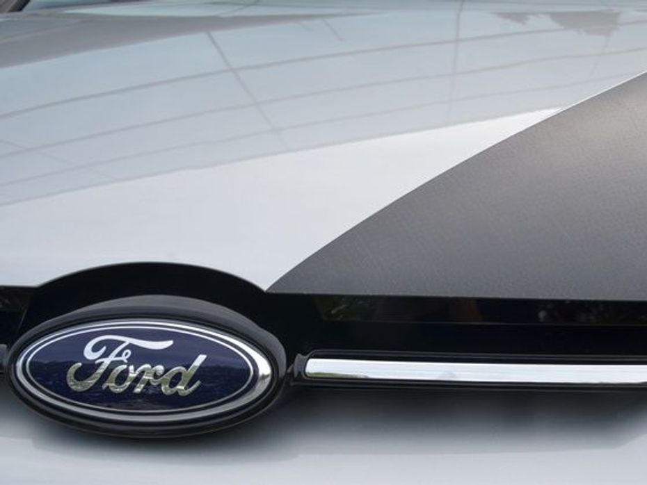 Ford carbon fibre bonnet