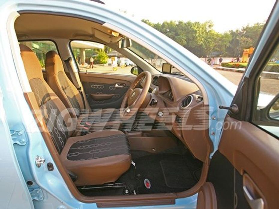 New Maruti Suzuki Alto 800 front seating and driver legroom