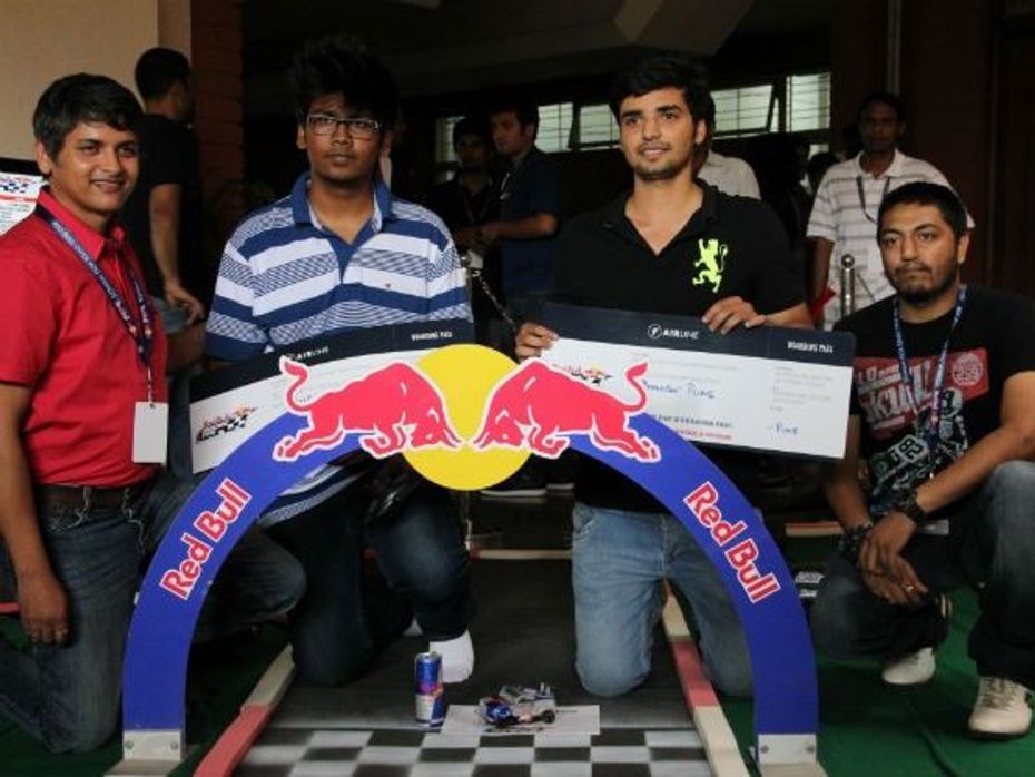 2012-red-bull-racing-can-winners-devils-own-01