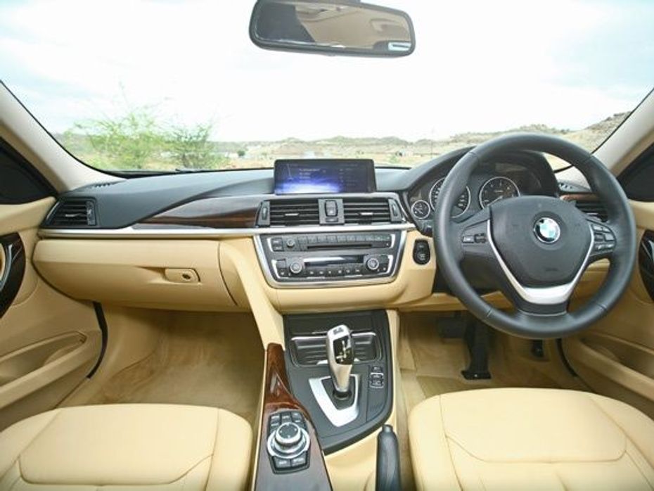 Front cabin seating and driver console in the new 3 Series Luxury line trim
