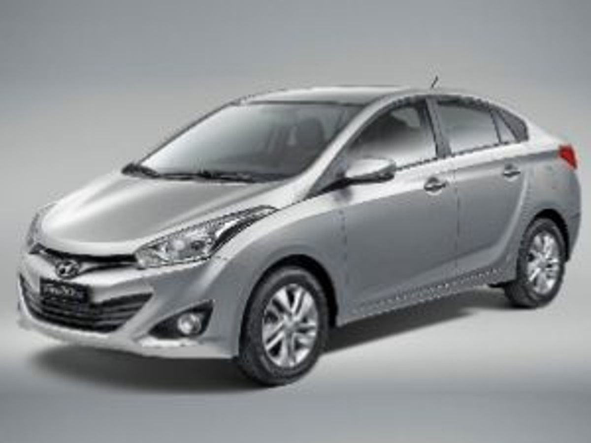 Hyundai i20 sedan unveiled - ZigWheels