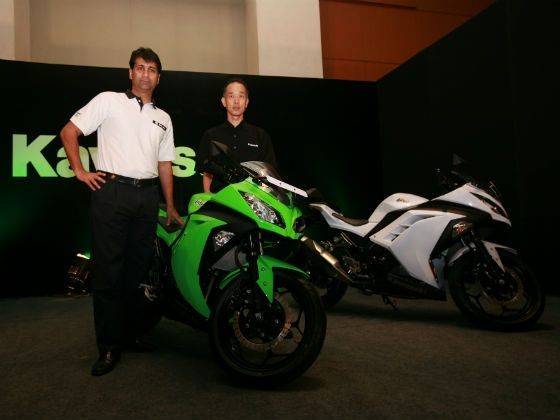 Kawasaki Ninja 300 launched at a price of Rs 3.5 lakh ZigWheels