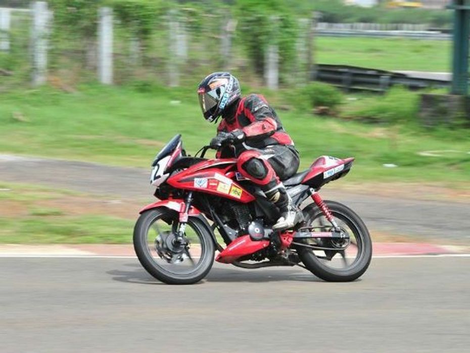 Rider in action during the CBF Stunner class race