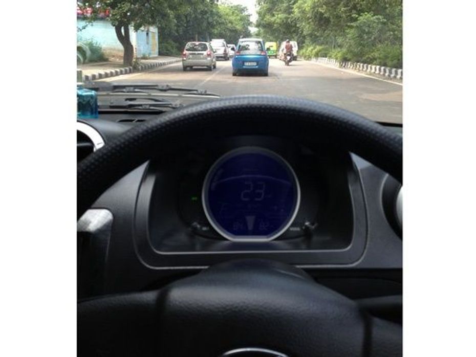 Mahindra Reva e2o driver view