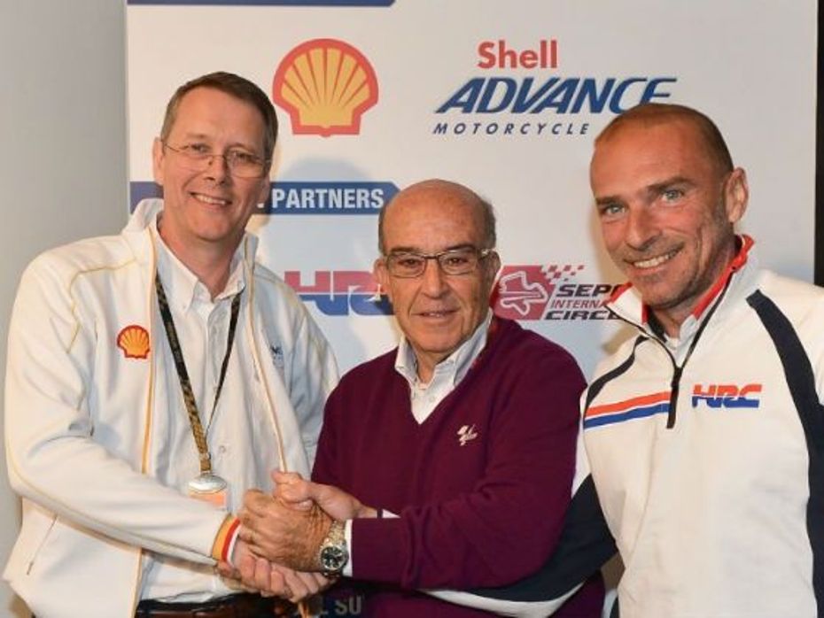 Officials pose after announcing dates of the Shell Advance Asia Talent Cup