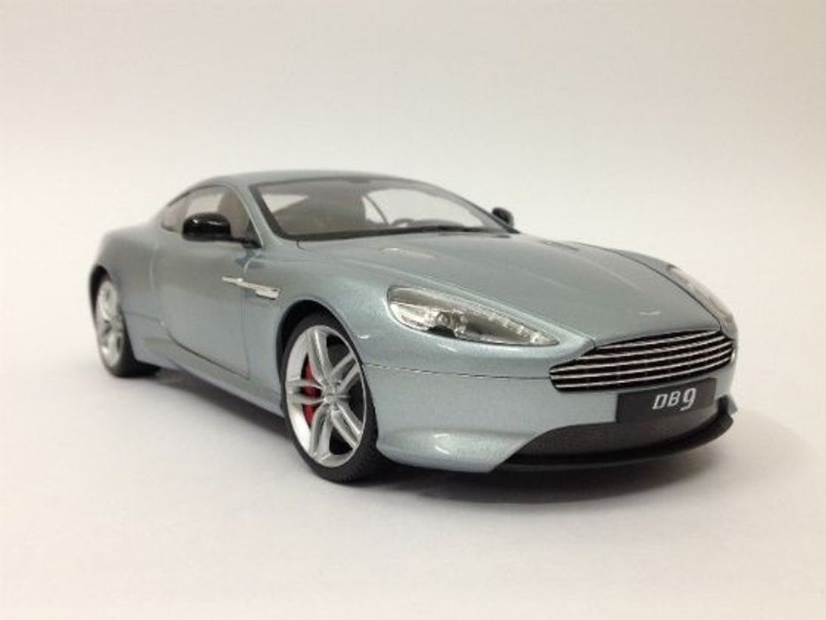 1:18 Welly Aston Marin DB9 front