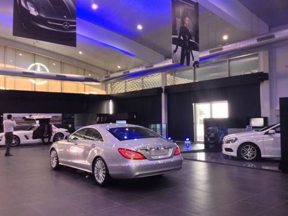 Mercedes CLS and A Class at the Centre of Excellence