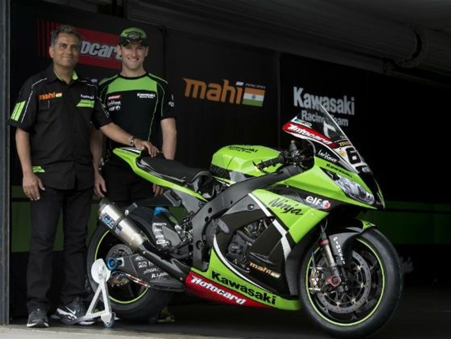 Kawasaki official and rider pose with the ZX-10R