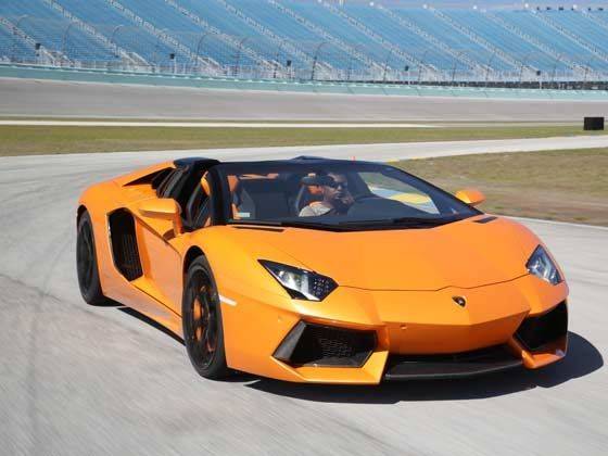 Lamborghini Aventador Roadster : First Drive - ZigWheels