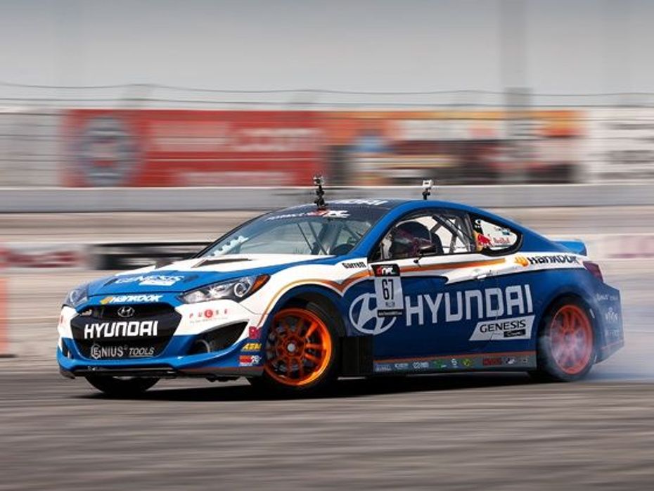 Hyundai Genesis Coupe racing car