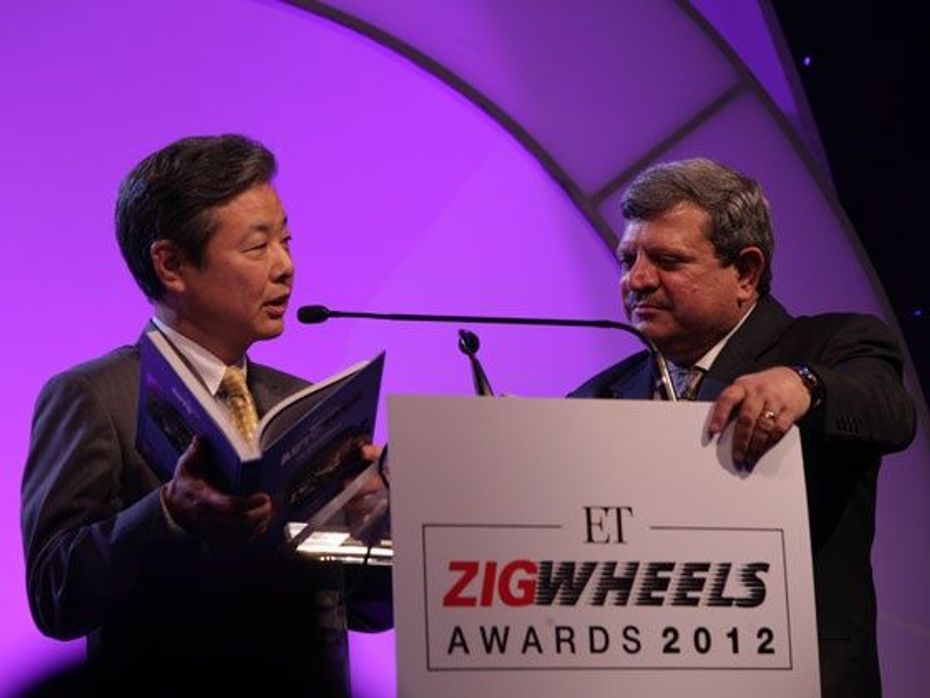 Toyota Kirloskar Motors Ltd. Managing Director Hiroshi Nakagawa and ZigWheels Editor-in-Chief Adil Jal Darukhanawala