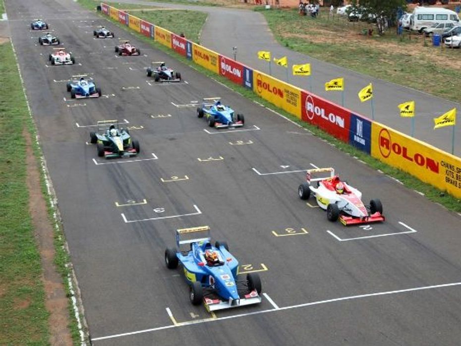 Starting grid of the JK Racing India Series