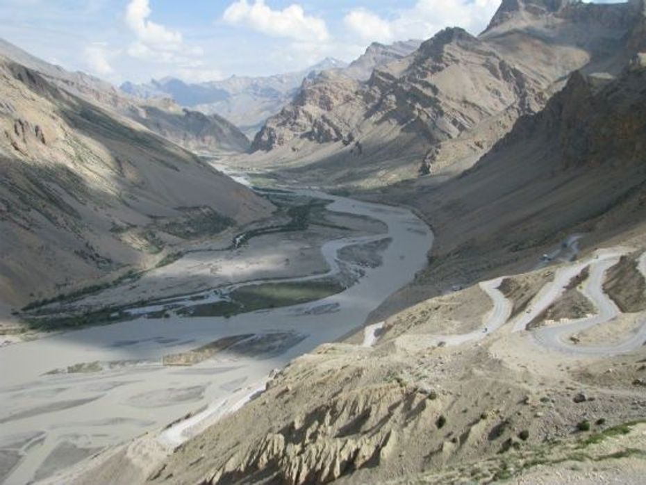 We encountered some beautiful landscapes en-route to Leh